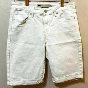 Levi’s White Flat Front Womens Chino Shorts Sz 4